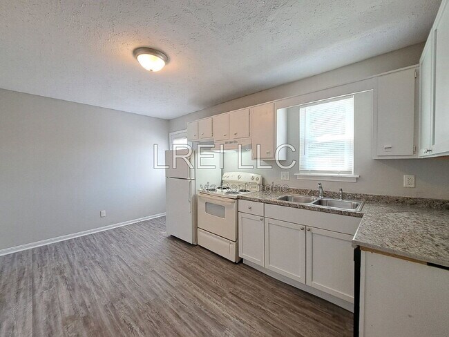 Building Photo - 3410 Clingstone Way