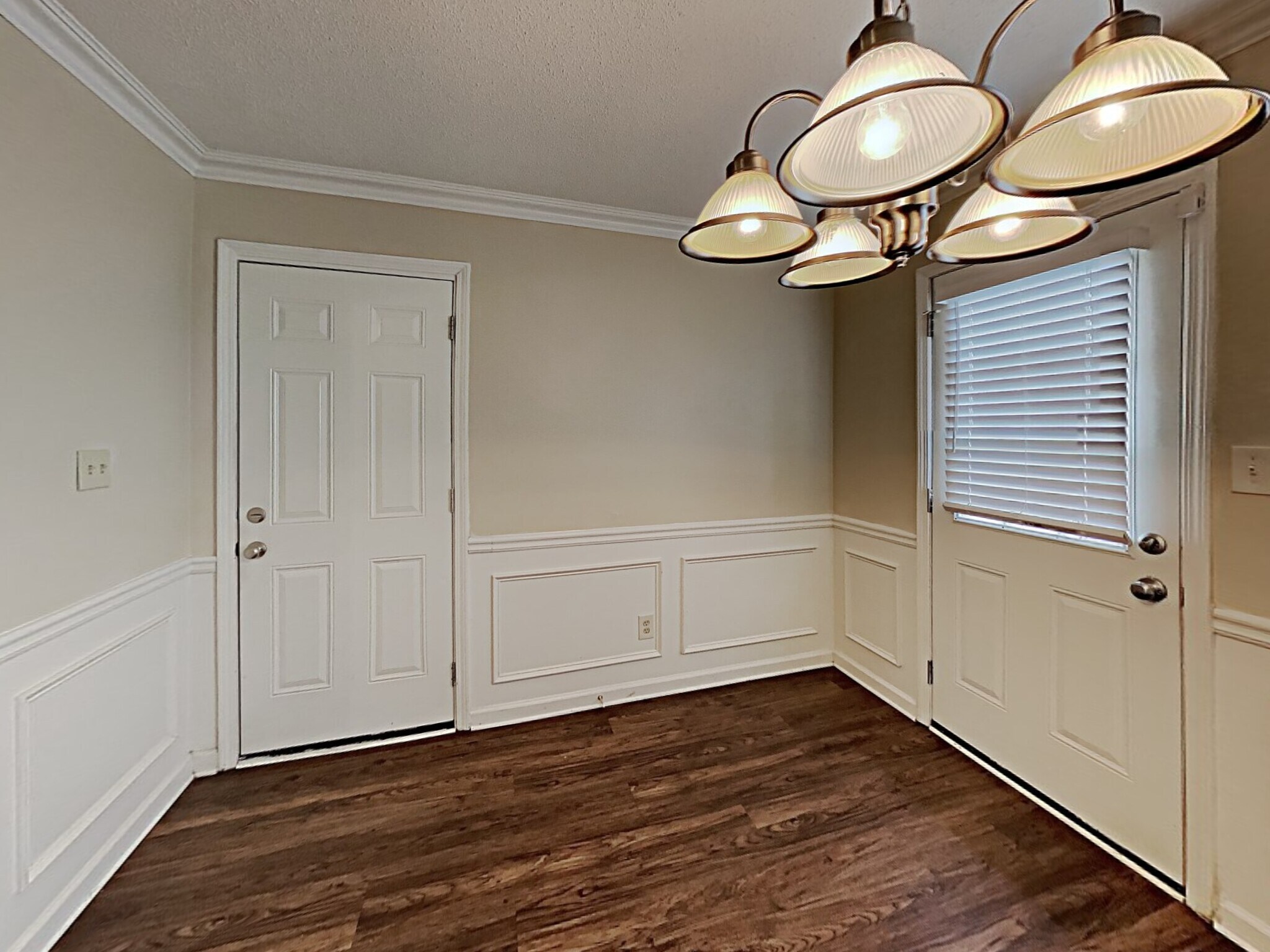 Building Photo - 403 Tina Hely Ct
