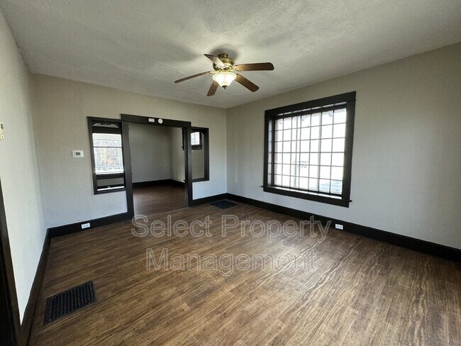 Building Photo - 1230 W Wildwood Ave