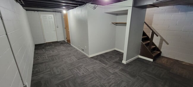 Building Photo - 3 Bed 1 Bath Townhouse