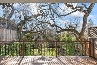 Building Photo - 1123 Glengarry Dr