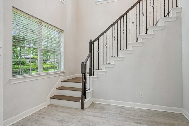 Building Photo - 90 Panterra Way
