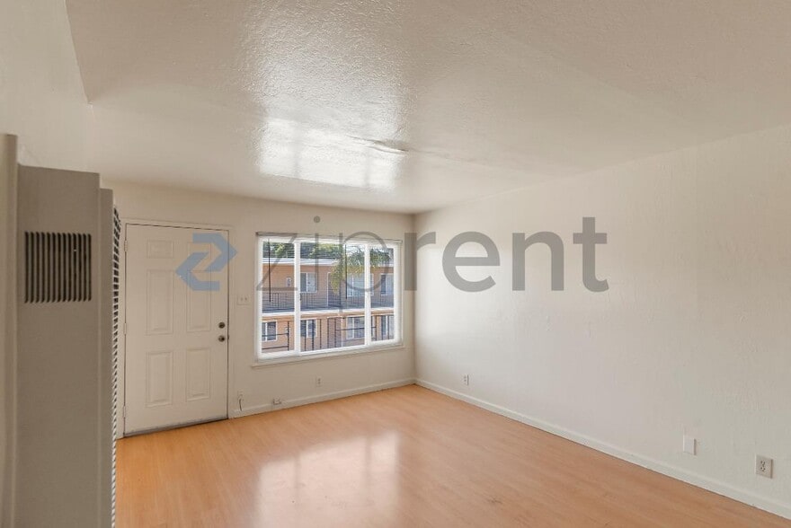 Building Photo - 7630 Lockwood St