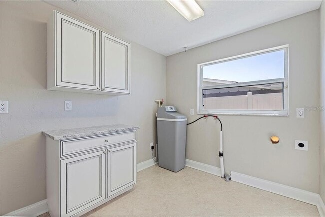 Building Photo - 11225 4th St E