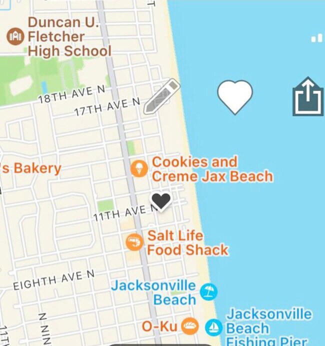 Just a block from the beach & walk to restaurants. - 183 11th Ave N