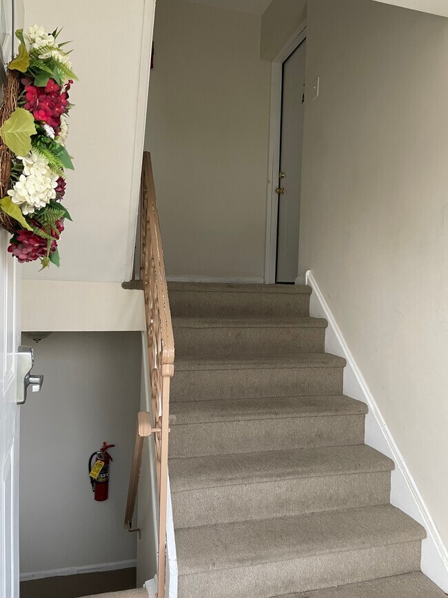 Building Photo - 501 Philmar Ct