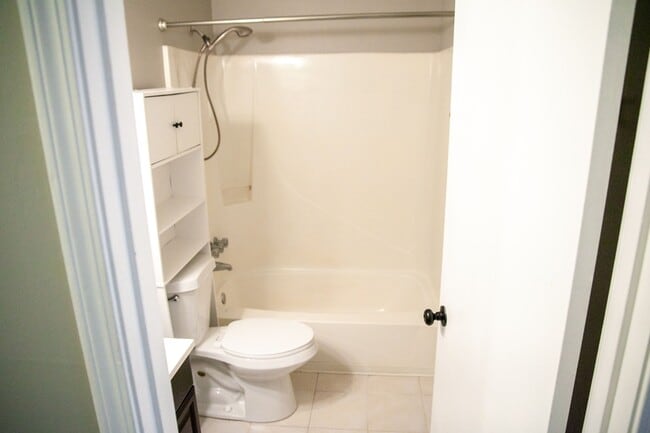 Building Photo - 24 Barclay Dr