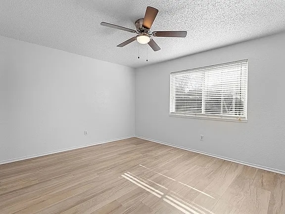 Building Photo - 204 Pebblebrook St