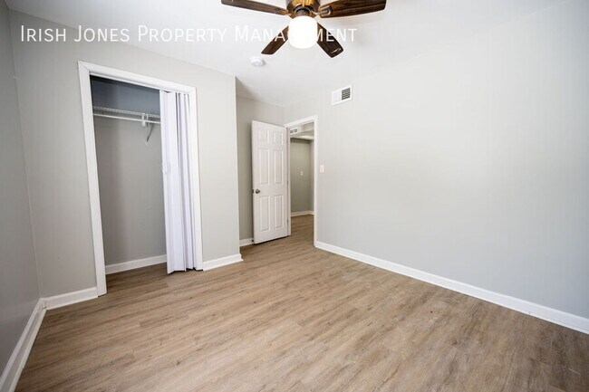 Building Photo - 315 E Park Dr