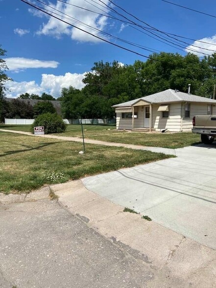 Building Photo - 710 N Kansas Ave
