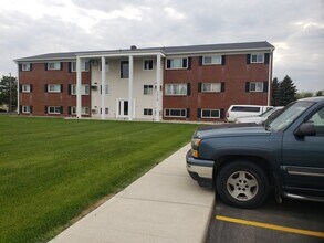 Building Photo - 1210 S BUS 127