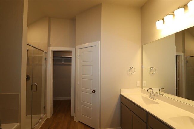 Building Photo - 1558 San Sebastien Dr