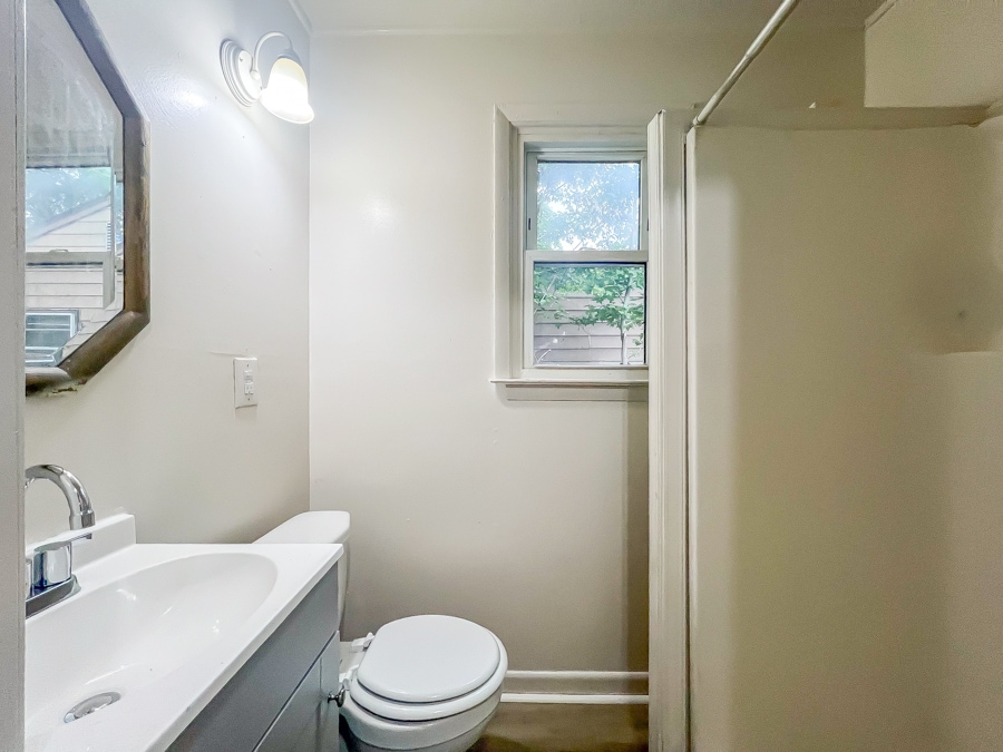 Building Photo - 2303 Maclin Cir