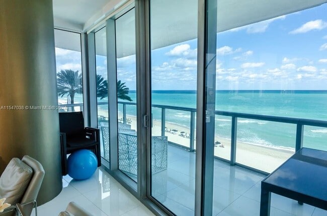 Building Photo - 17001 Collins Ave