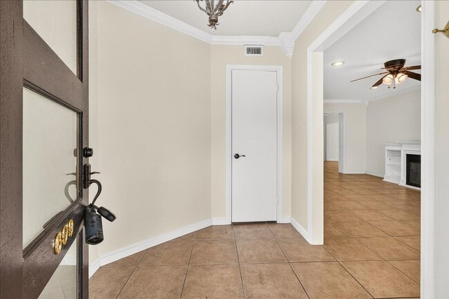 Building Photo - 609 Peerman Pl