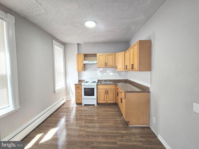 Building Photo - 509 E Washington Ln