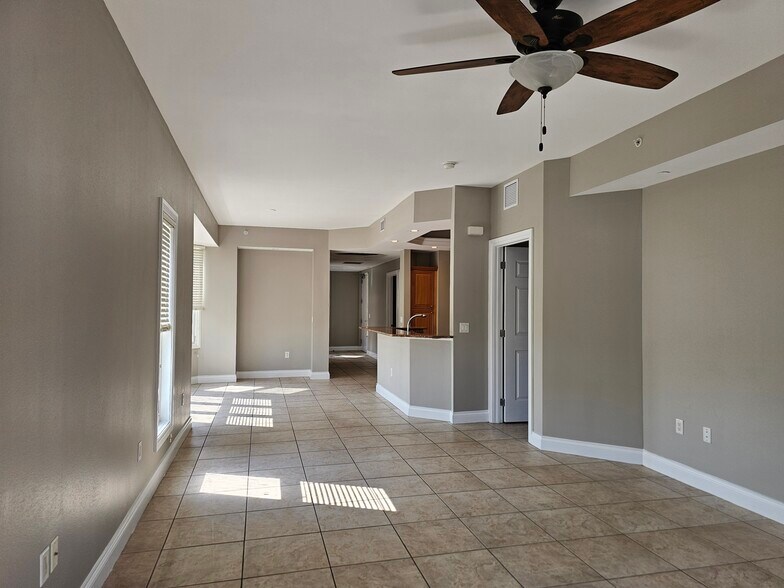 open living space - 8111 Lakewood Main St