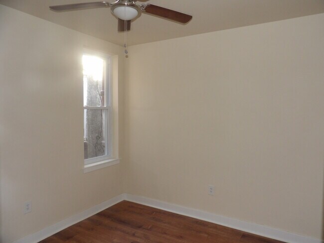 Building Photo - 4618 Walnut St