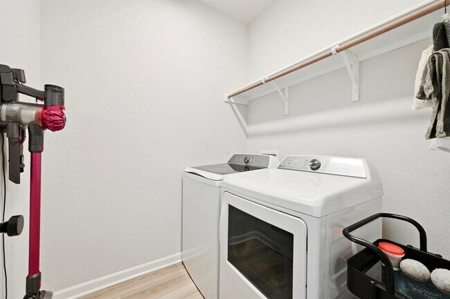 Building Photo - 870 Texas Sage Loop