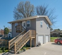 Building Photo - 8805 Farmington Dr