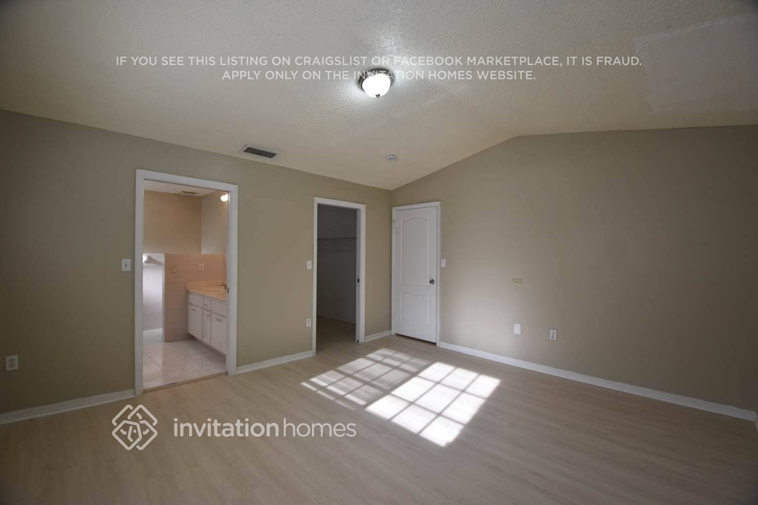 Building Photo - 15290 SW 51st St
