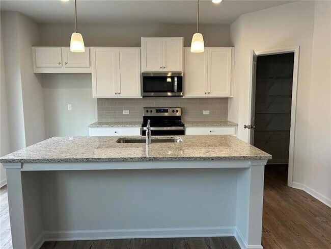 Building Photo - 43 Softwood Ct
