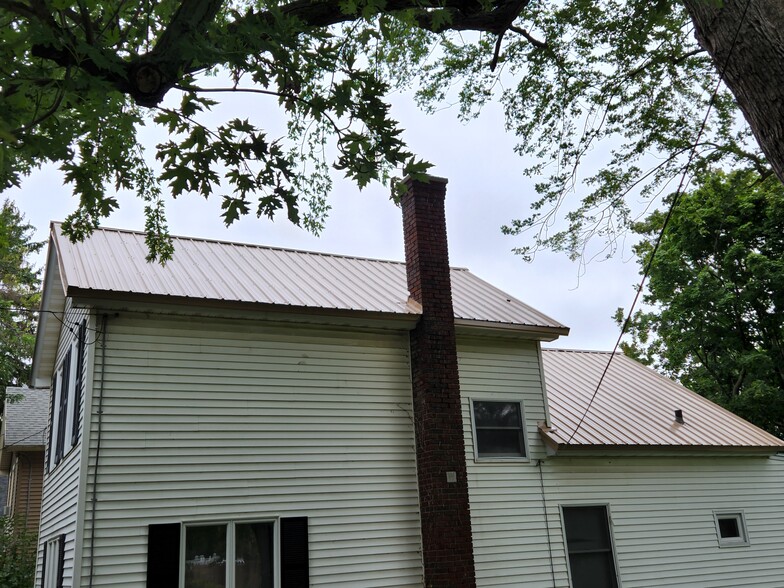 Building Photo - 107 5th Ave