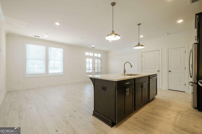 Building Photo - 514 Alice Wy