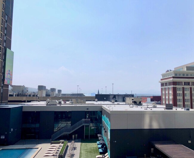 Building Photo - Partially Furnished Downtown Denver Studio...