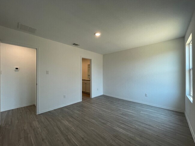 Building Photo - SINGLE FAMILY HOME FOR RENT