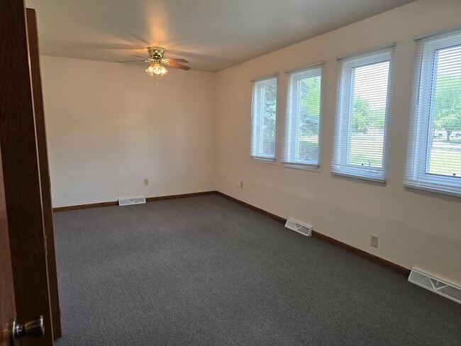 Building Photo - 1500 Camellia Dr