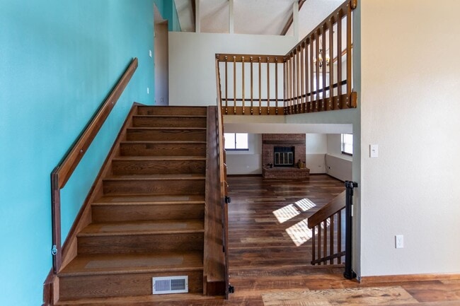 Building Photo - 7673 Safari Cir