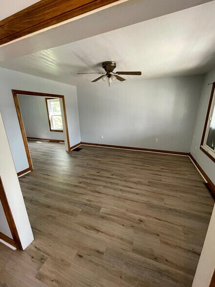 Building Photo - 1608 Woodmont Ave