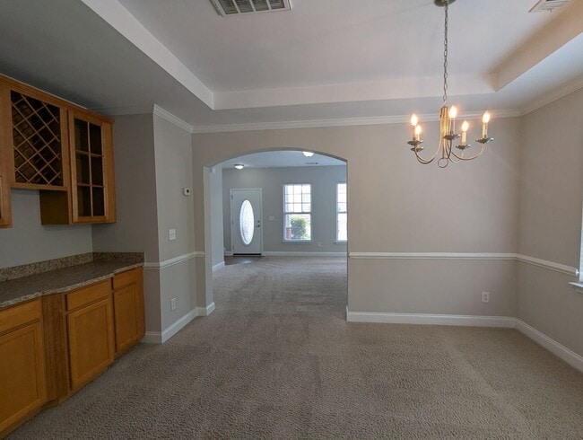 Building Photo - 4BR Main Floor Master, Huntersville