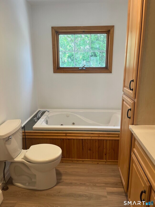 Building Photo - 2101 Scott Rd