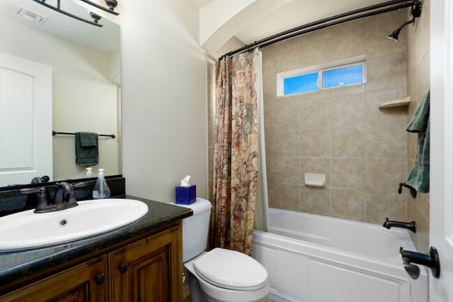 Building Photo - 1820 Ambas Dr