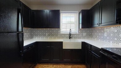 Building Photo - 5506 Miller Ave