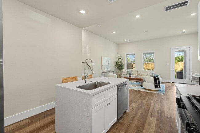 Building Photo - 5626 Bertellis Ln