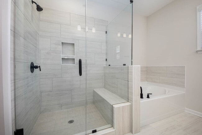 Building Photo - BEAUTIFUL TOWNHOME IN TERRACES AT FARMINGTON