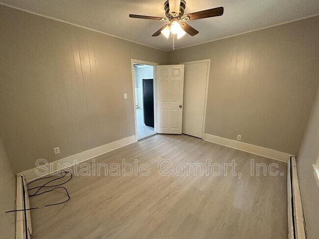 Building Photo - 16 Carlstad St
