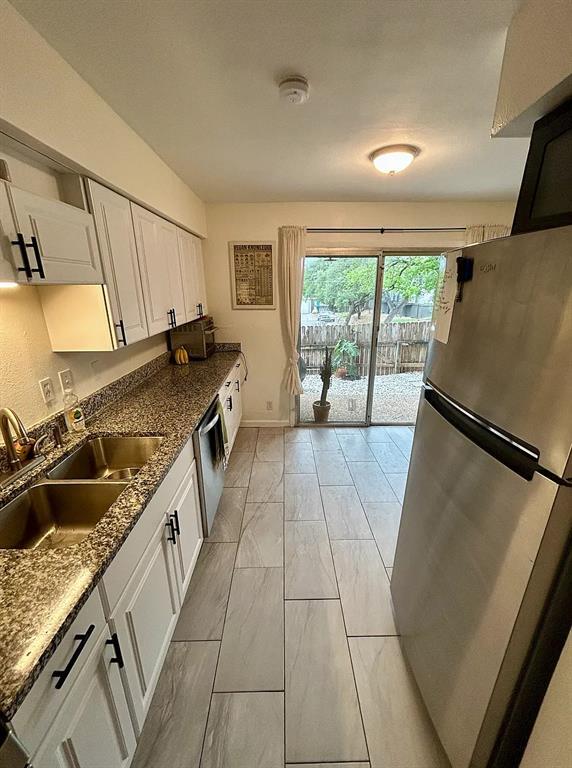 Building Photo - 620 S 1st St