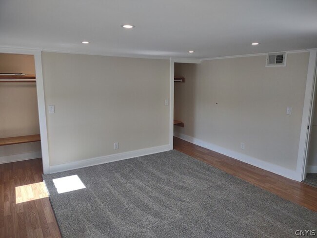 Building Photo - 1495 Pompey Center Rd