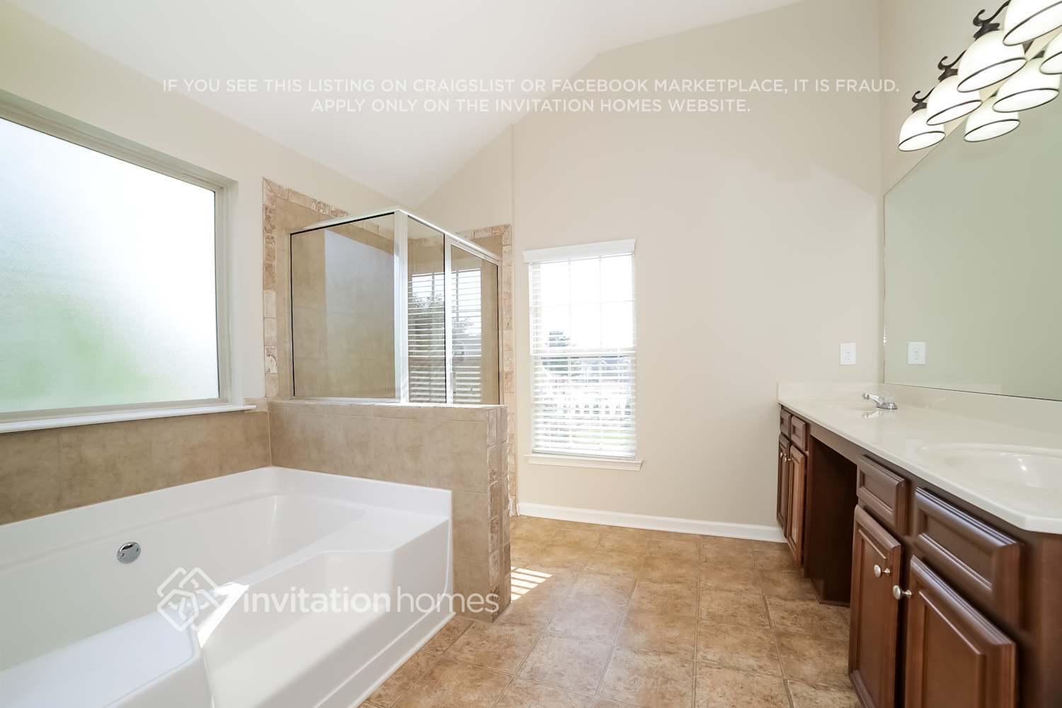 Building Photo - 5110 Hopewell Manor Dr