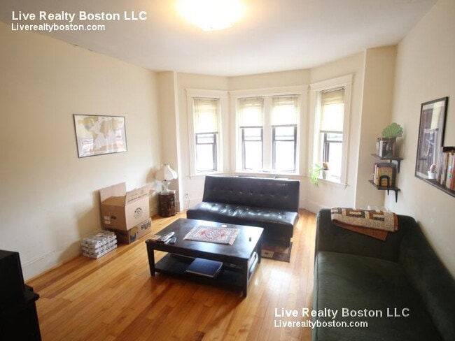 Primary Photo - 215 Harvard Ave
