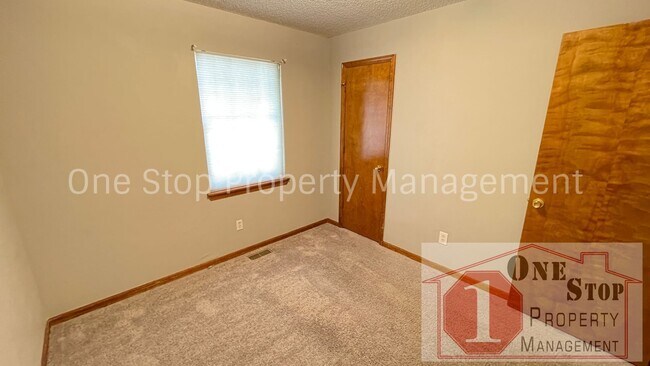 Building Photo - Beautiful 3 bedroom, 2 bathroom home in Le...