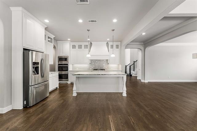 Building Photo - 2605 Greenlawn Dr