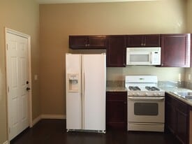 Building Photo - 16868 Ridge Cliff Dr