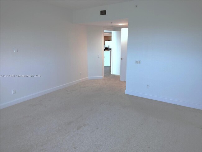Building Photo - 14951 Royal Oaks Ln