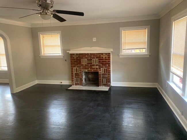 Building Photo - 136 Glendale St