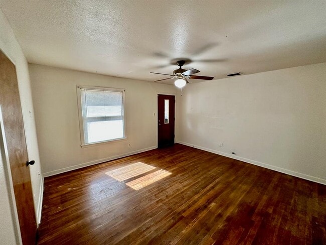 Building Photo - 931 Cheatham St